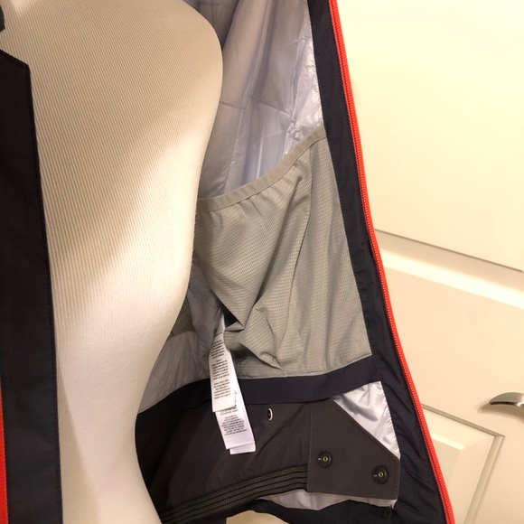 Mountain Hardware Vintersaga Hooded Jacket - Picture 5 of 9